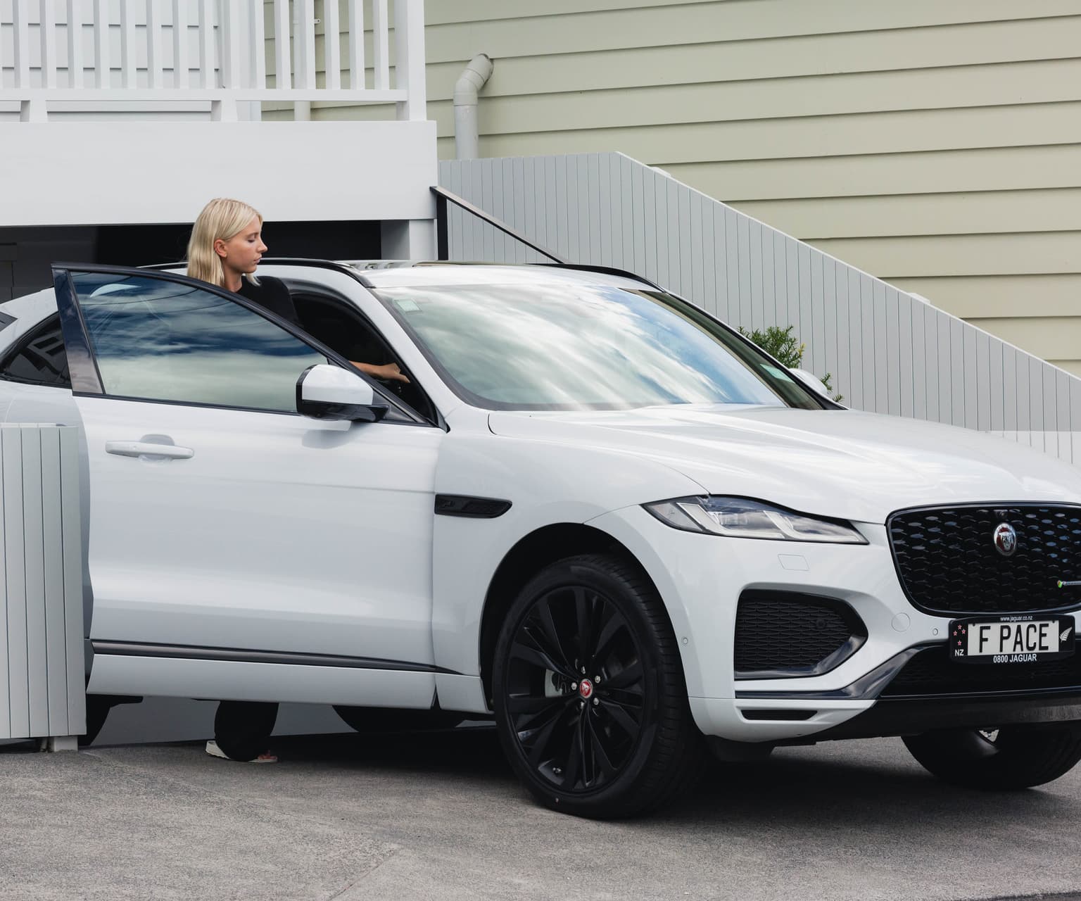 Jaguar za iznajmljivanje u Sarajevu — Orbit Rent a Car